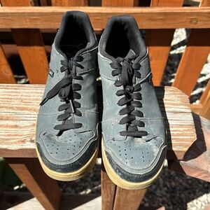 Mens 9.5 Giro Mountain Bike shoes